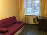 Комната 13 м² в 6-ком. кв., 1/3 эт. Екатеринбург